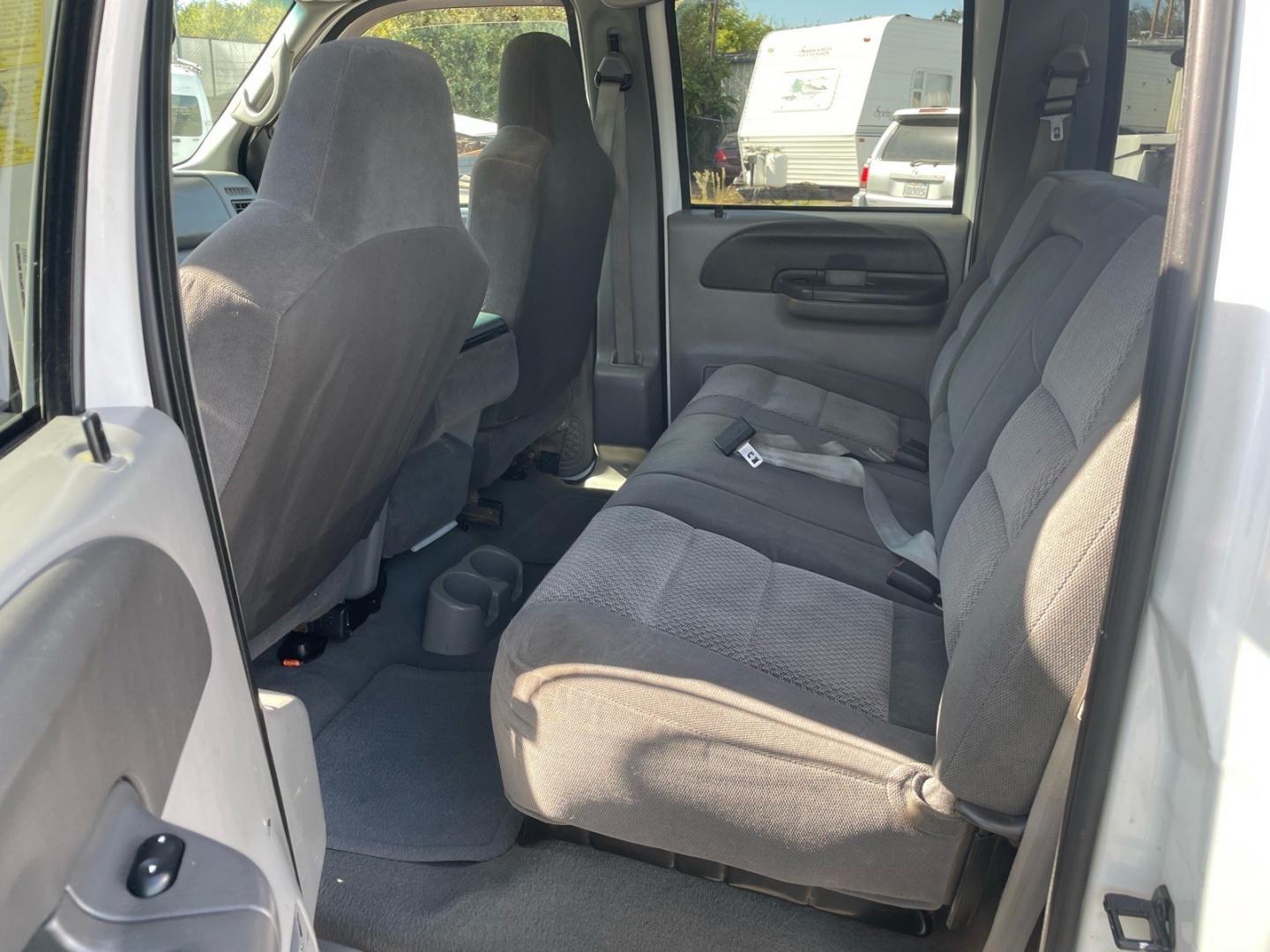 2002 Oxford White Clearcoat Metallic Ford F-350 Super Duty XLT (1FDWW36F02E) with an Power Stroke 7.3L Diesel Turbo V8 250hp 525ft. lbs. Other engine, 4-Speed Automatic transmission, located at 800 Riverside Ave, Roseville, CA, 95678, (916) 773-4549, 38.732265, -121.291039- Photo#9