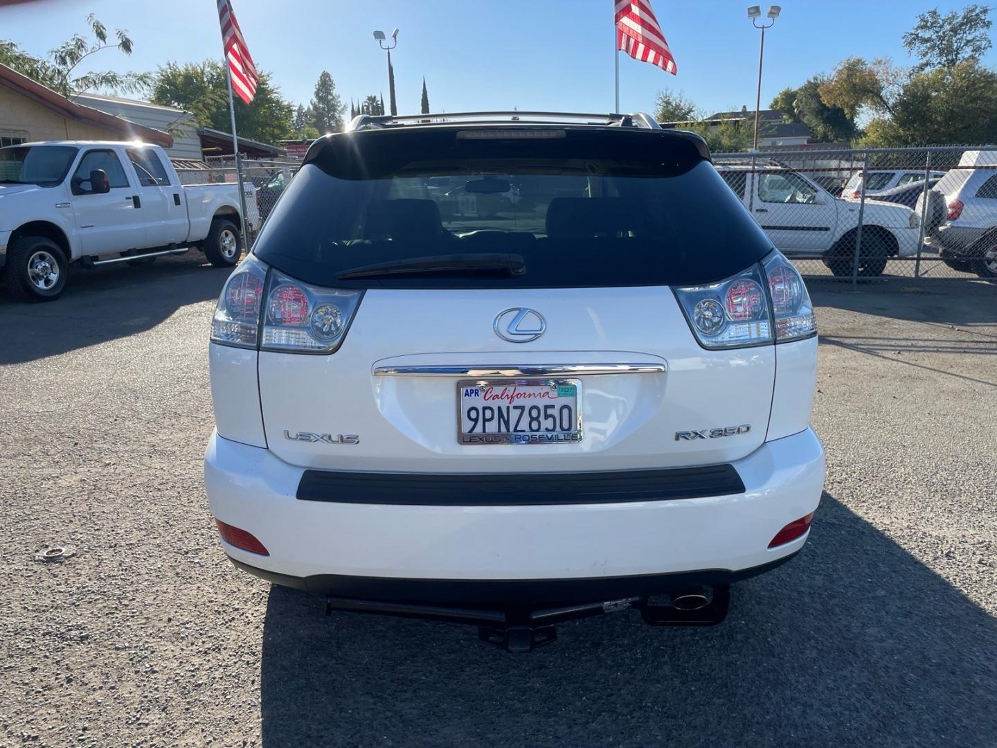2008 Crystal White Lexus RX 350 Base (2T2GK31UX8C) with an 3.5L 3.5L V6 270hp 251ft. lbs. Sequential Multiport Fuel Injection engine, 5-Speed Automatic transmission, located at 800 Riverside Ave, Roseville, CA, 95678, (916) 773-4549, 38.732265, -121.291039 - LEATHER SERVICE RECORDS- Photo#8