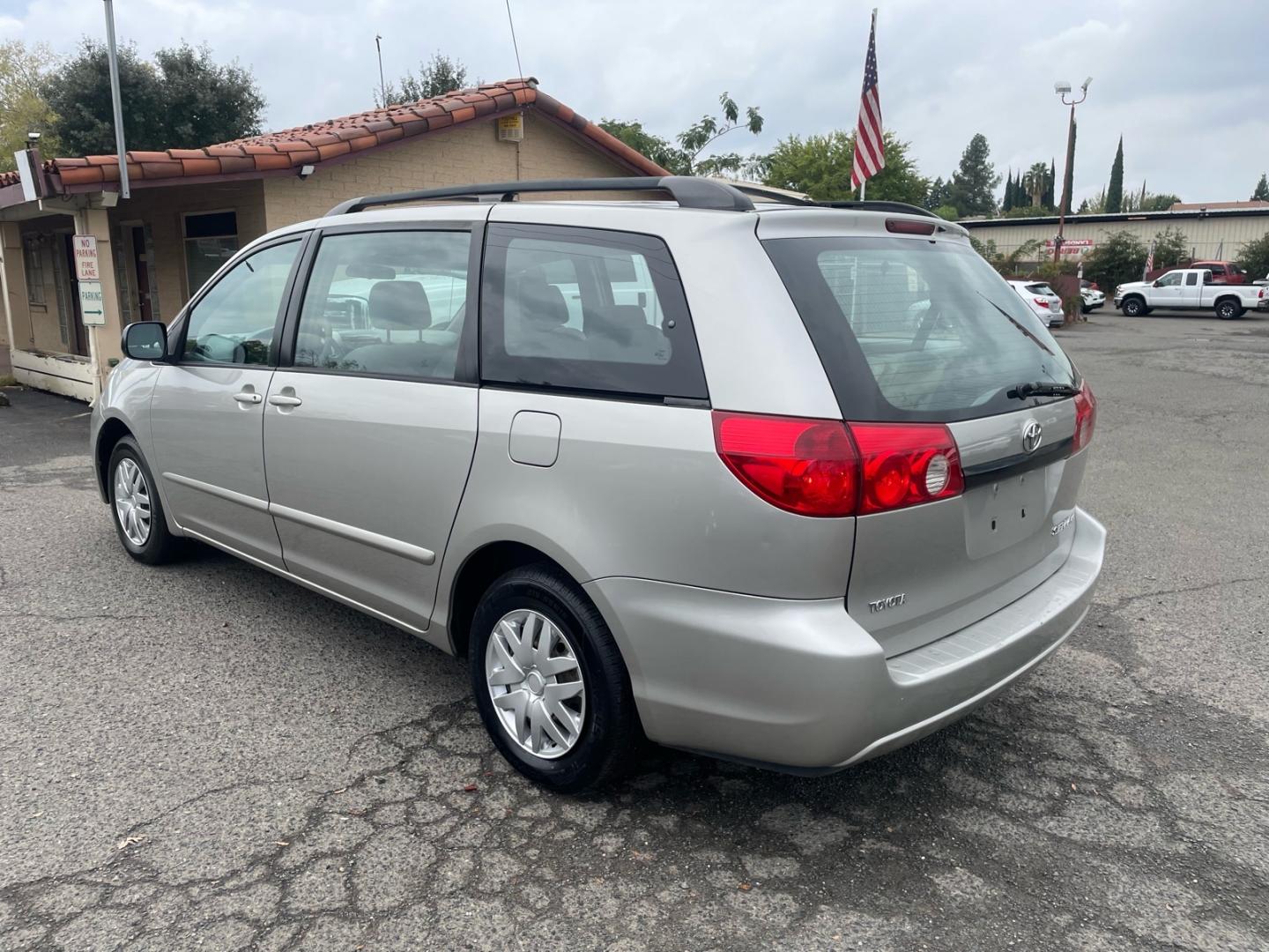 2007 Silver Pine Mica Toyota Sienna CE 8-Passenger (5TDZK23C77S) with an 3.5L 3.5L V6 266hp 245ft. lbs. Sequential Multiport Fuel Injection engine, 5-Speed Automatic transmission, located at 800 Riverside Ave, Roseville, CA, 95678, (916) 773-4549, 38.732265, -121.291039- Photo#2