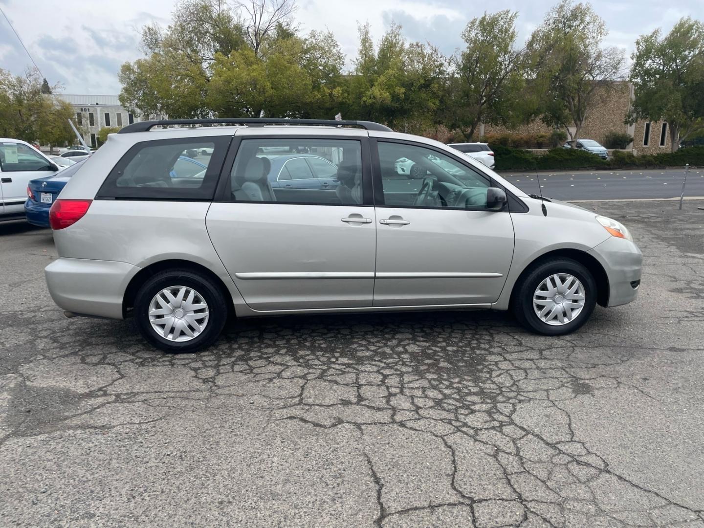 2007 Silver Pine Mica Toyota Sienna CE 8-Passenger (5TDZK23C77S) with an 3.5L 3.5L V6 266hp 245ft. lbs. Sequential Multiport Fuel Injection engine, 5-Speed Automatic transmission, located at 800 Riverside Ave, Roseville, CA, 95678, (916) 773-4549, 38.732265, -121.291039- Photo#5