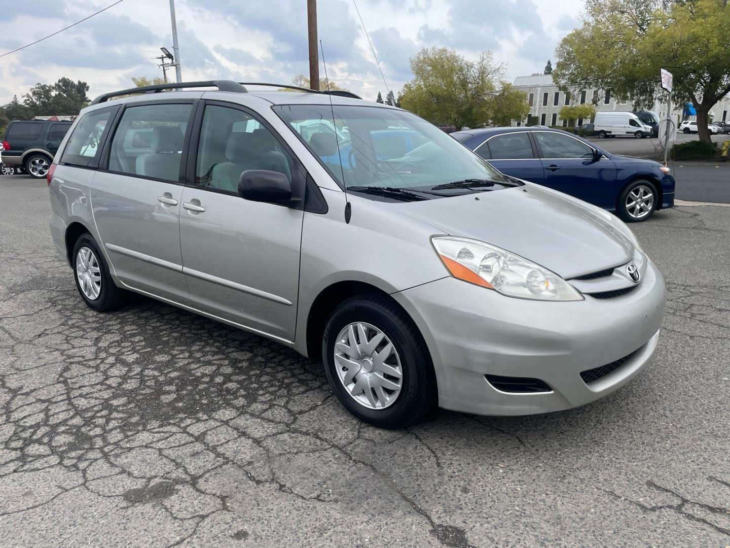 2007 Silver Pine Mica Toyota Sienna CE 8-Passenger (5TDZK23C77S) with an 3.5L 3.5L V6 266hp 245ft. lbs. Sequential Multiport Fuel Injection engine, 5-Speed Automatic transmission, located at 800 Riverside Ave, Roseville, CA, 95678, (916) 773-4549, 38.732265, -121.291039- Photo#6