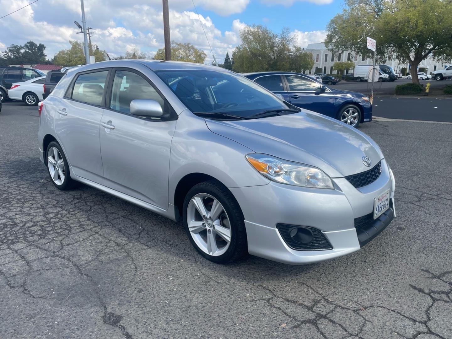 2010 Classic Silver Metallic Toyota Matrix S (2T1LE4EEXAC) with an 2.4L 2.4L I4 158hp 162ft. lbs. Sequential Electronic Fuel Injection engine, 4-Speed Automatic transmission, located at 800 Riverside Ave, Roseville, CA, 95678, (916) 773-4549, 38.732265, -121.291039 - AWD ONE OWNER CLEAN CARFAX- Photo#1
