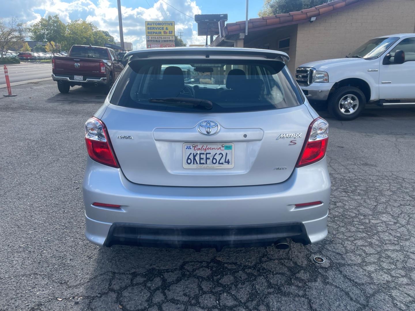 2010 Classic Silver Metallic Toyota Matrix S (2T1LE4EEXAC) with an 2.4L 2.4L I4 158hp 162ft. lbs. Sequential Electronic Fuel Injection engine, 4-Speed Automatic transmission, located at 800 Riverside Ave, Roseville, CA, 95678, (916) 773-4549, 38.732265, -121.291039 - AWD ONE OWNER CLEAN CARFAX- Photo#8